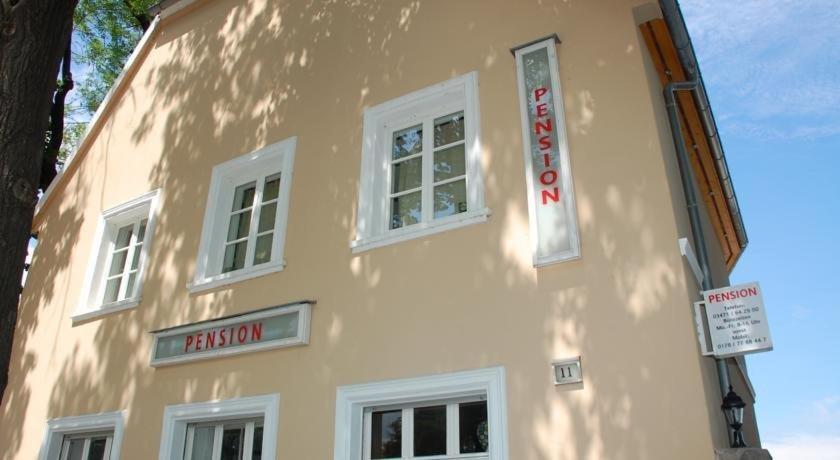 Hotel Pension Am Werder Bernburg  Exterior foto